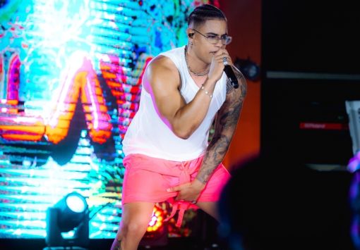 Banda ThePlay dá pontapé em seu verão e transforma a Casa Privilege em templo do pagode baiano 